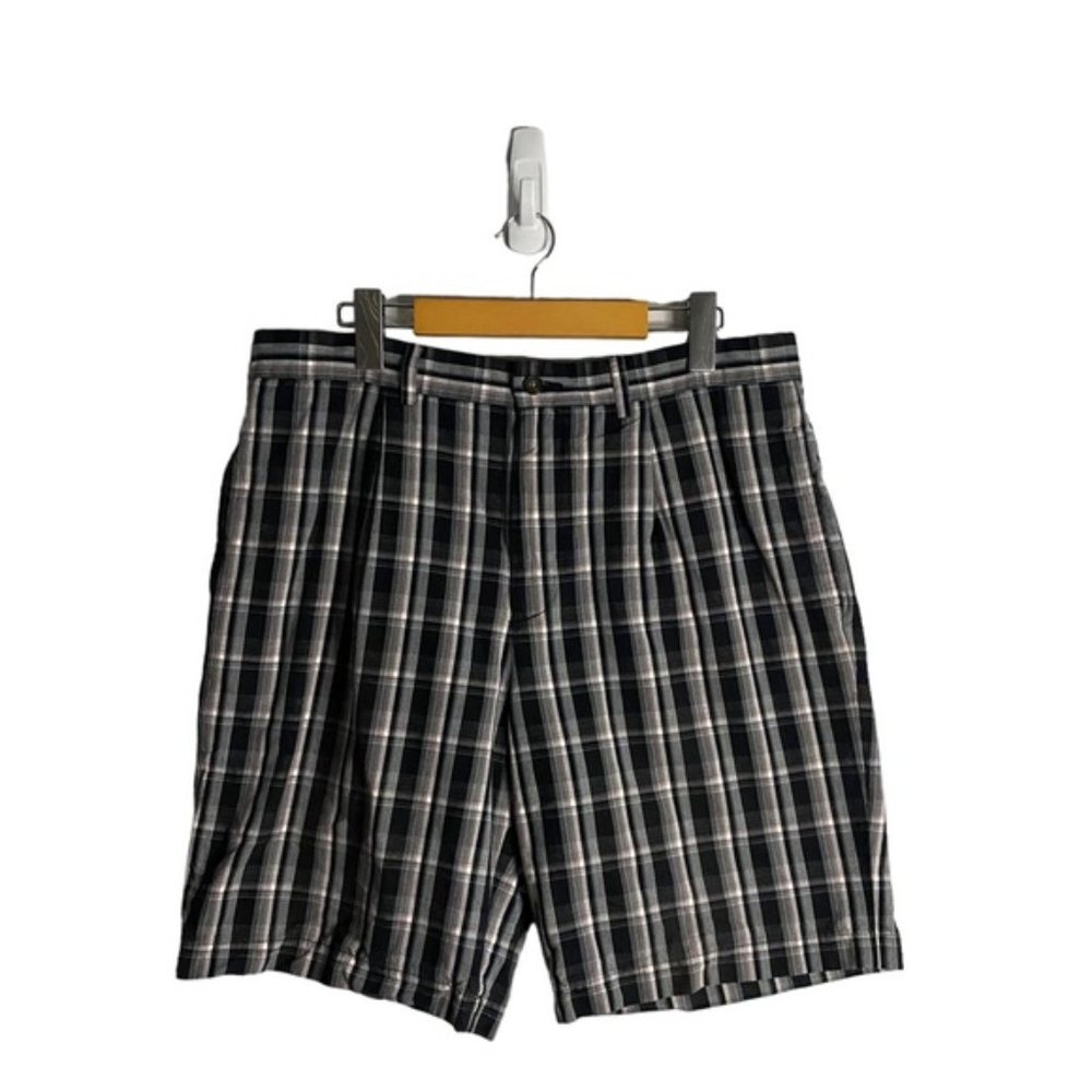 Greg Norman Men's Black Plaid Casual Shorts